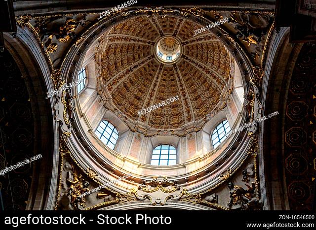 MILAN, ITALY, EUROPE - FEBRUARY 21 : Remarkable ceiling in the Duomo in Milan on February 21, 2008