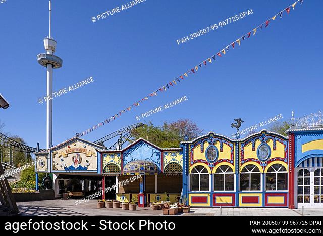 20 April 2020, Schleswig-Holstein, Sierksdorf: In sunny weather at noon the Hansa-Park in Sierksdorf is empty. The planned opening of the amusement area in the...