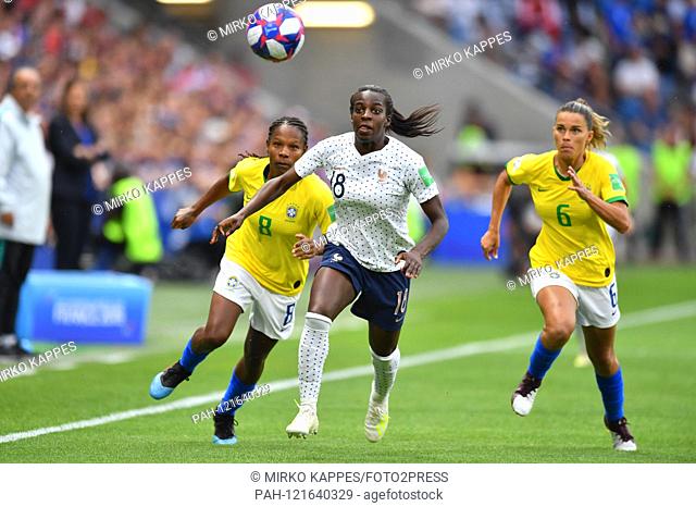 Running for the ball Formiga (Brazil) (8) Viviane Asseyi (France) (18) Tamires (Brazil) (6), 23/06/2019, Le Havre (France), Football