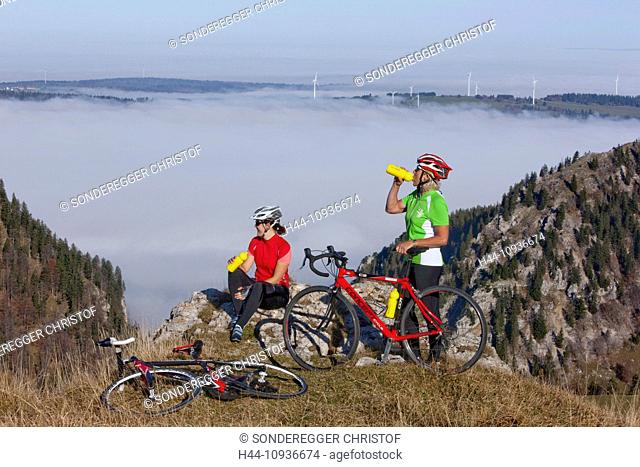 Cyclist, biker, Chasseral, Mont Soleil, Mont Crosin, canton, Bern, JU, Jura, autumn, bicycle, bicycles, bike, riding a bicycle, fog, sea of fog, fog