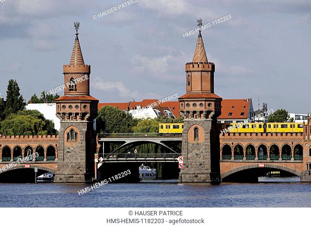 Germany, Berlin, districts of Kreuzberg and Friedrichshain, the Oberbaumbrücke, east of the city, was built in the late nineteenth century in a Gothic Revival...