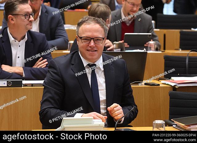 20 December 2023, Thuringia, Erfurt: Mario Voigt (CDU), Chairman of the CDU parliamentary group in the Thuringian state parliament