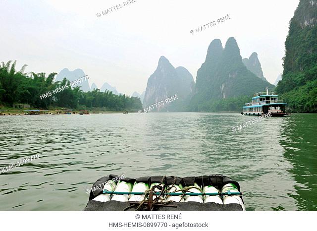 China, Guangxi province, Guilin region, Karst mountain landscape and Li River around Yangshuo