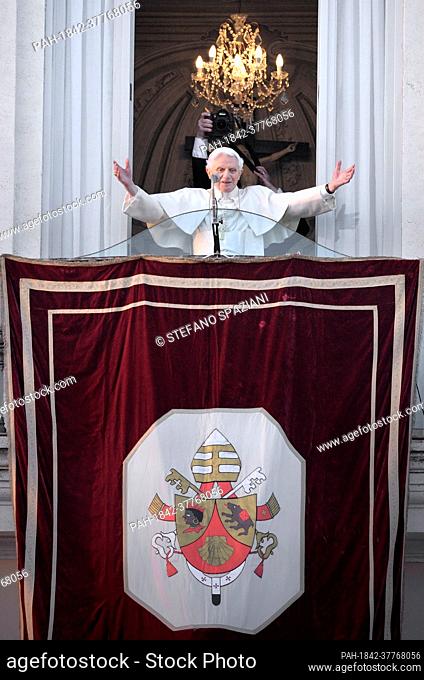 Pope Benedict XVI last time greeting Last Day as Pope, from the balcony of residence in Castel Gandolfo on the outskirts of Rome. on February 28, 2013