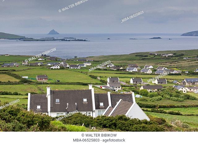 Ireland, County Kerry, Dingle Peninsula, Slea Head Drive, Dunquin, elevated landscape