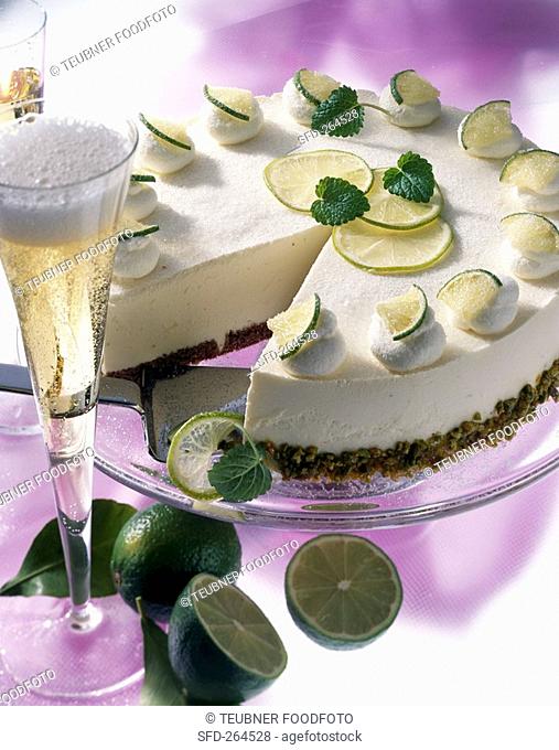 Champagne and lime torte with cream