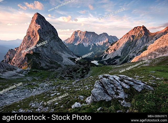 View of the Seebensee with Zugspitze and Sonnenspitze, Wetterstein Mountains, Alps, Tyrol, Austria, Europe