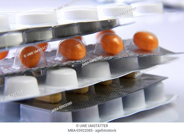 Medication, pills, pills, capsules, different, blister, series, pill, drug, medicine, illness, health, therapy, pill-therapy, symbol, pill-addiction, pill-abuse