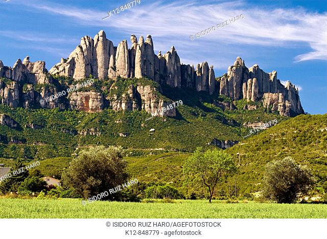 Montserrat Mountain viewed from Sant Cristòfol. Bages. Barcelona Province. Catalonia. Spain / Macizo de la Montaña de Montserrat, visto desde Sant Cristòfol