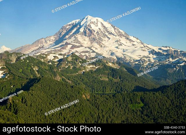 USA, Washington State, Cascade Range, Mount Rainier National Park, Majestic Mount Rainier (14, 441 ft or 4, 392m), Massive stratovolcano in summer