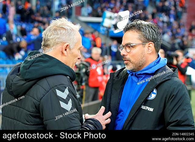 Experten unter sich: Trainer Christian Streich (Freiburg) und Trainer David Wagner (Schalke 04),  1. BL: 19-20: 17. Sptg