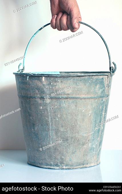 The Zinked Iron Grunge Bucket, Empty Galvanized Metal Bucket