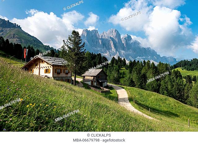 Funes Valley, Dolomites, South Tyrol, Italy. The Kaserillalm/Malga Caseril