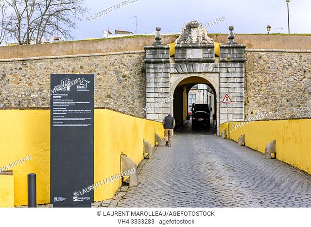 Inner Olivenca Gate, Garrison Border Town of Elvas and its Fortifications, Portalegre District, Alentejo Region, Portugal, Europe