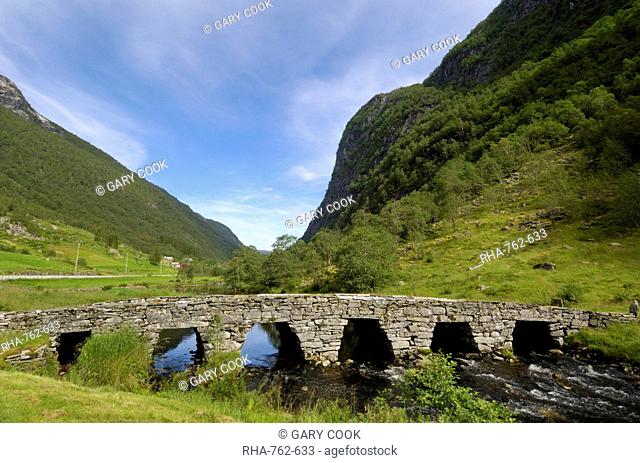 Old bridge, Ytredalen, Sogn og Fjordane, Norway, Scandinavia, Europe