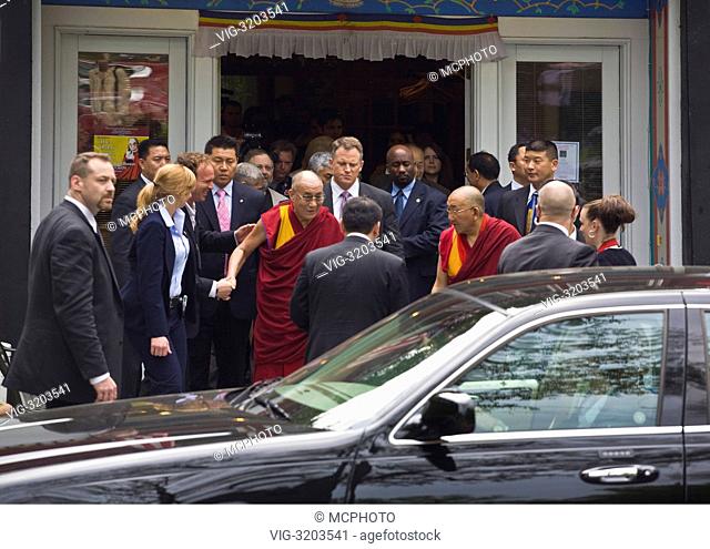 The 14th DALAI LAMA of Tibet and the secret service - BLOOMINGTON, INDIANA - 01/01/2012