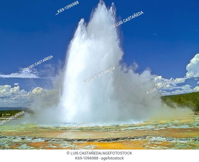 Great Fountain Geyser is located in the Lower Geyser Basin on the Firehole Lake Drive. Prior to an eruption Great Fountain's pool slowly fills with water and...