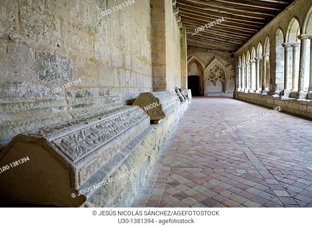 Cloister of collegiate church of Saint Emilion, town listed as World Heritage by UNESCO  Libourne district, Gironde department, Aquitania region  France