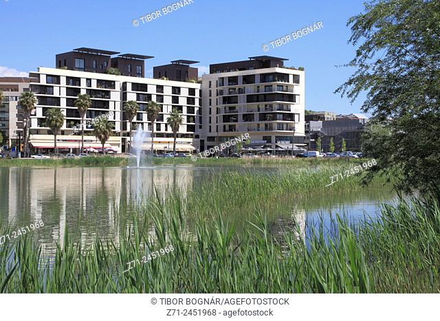 France, Languedoc-Roussillon, Montpellier, Bassin Jacques Coeur, modern architecture