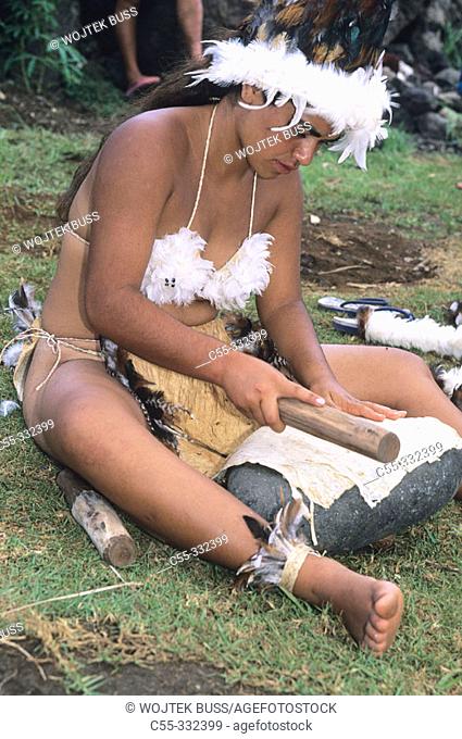 Preparation of Mahute fibre. Tapati Rapa Nui festival. Islander. Easter Island. Chile