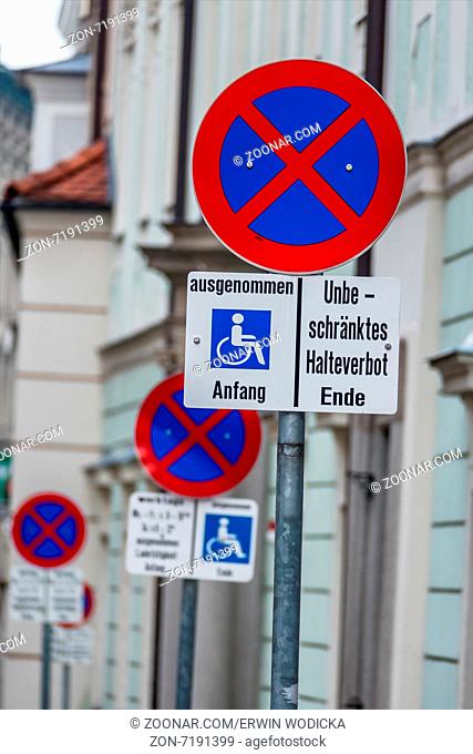 Halteverbot Schild Rollstuhlfahrer, Symbol für Verbote, Abschleppen, Ordnung