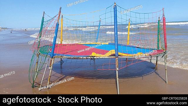 Chemicaliën compromis redden Trampoline on the beach Stock Photos and Images | agefotostock