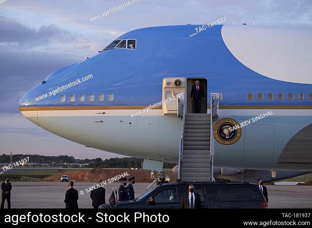 President Donald J. Trump arrives in Air Force One at Charllotte Douglas International Airport en route to campaign rally in Gastonia on October 21