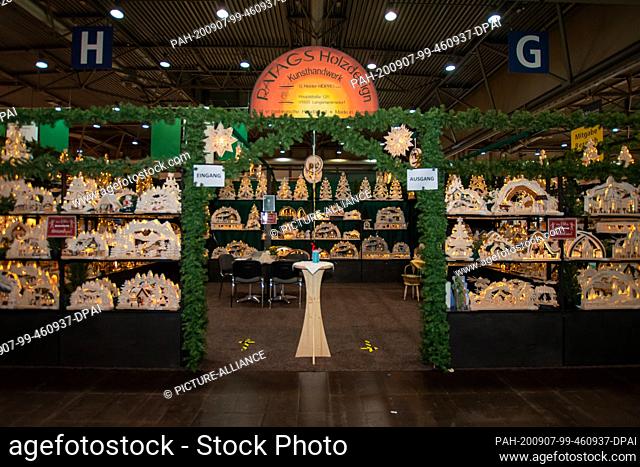 06 September 2020, Saxony, Leipzig: With the CADEAUX Leipzig - Trade Fair for Gift and Home Trends, the first fair took place for the first time after a corona...