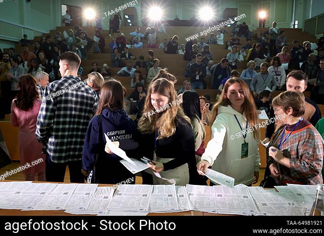 RUSSIA, MOSCOW - NOVEMBER 19, 2023: People take an annual Russian geography test, Geographical Dictation, at the Moscow State University