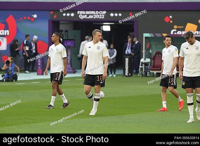 November 23, 2022, Khalifa International Stadium, Doha, QAT, World Cup FIFA 2022, Group E, Germany vs Japan, in the picture the German team warming up