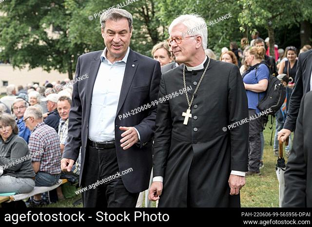 06 June 2022, Bavaria, Gerolfingen: Markus Söder (l, CSU), Minister President of the Free State of Bavaria, and Heinrich Bedford-Strohm