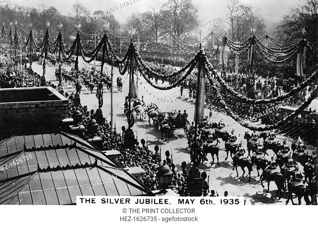 King George V's Silver Jubilee, London, 6th May, 1935. The procession passing Hyde Park Corner