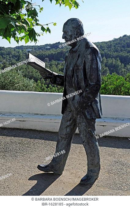 Villangomez Llobet, former consul, sculpture, book, reading, Sant Miquel de Balansat district, San Miguel, Ibiza island, Pityuses, Balearic Islands, Spain