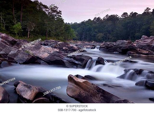 Stream flowing through rocks, Cossatot Falls, Arkansas, USA