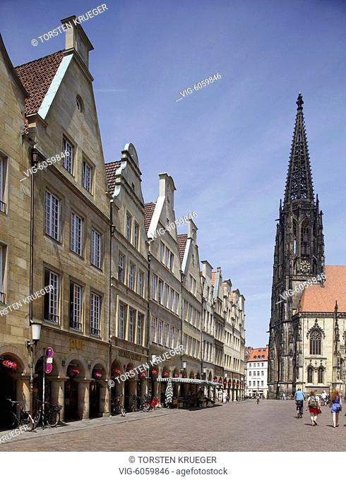 Muenster in Westfalen : Lambertikirche, Prinzipalmarkt, Giebelhaeuser I Prinzipalmarkt Place, Old Houses, Church Lambertikirche, Münster in Westphalia