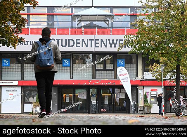 PRODUCTION - 11 October 2021, Lower Saxony, Göttingen: View of the main entrance of the central canteen on the campus of the University of Göttingen