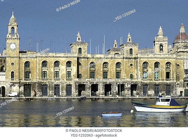 Malta, Valletta, Cottonera, view of S.Lorenzo Wharf