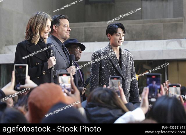 Nueva York, EE.UU., 08 de noviembre de 2023 - Jung Kook realiza en NBCs Today Show en Rockefeller Cente hoy en la ciudad de Nueva York