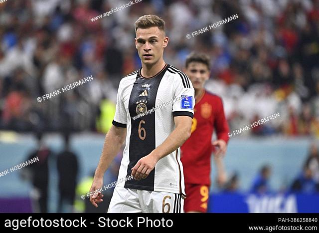 Joshua KIMMICH (GER), action, single image, cut single motif, half figure, half figure. Spain (ESP) - Germany (GER) 1-1, Group stage Group E, 2nd matchday