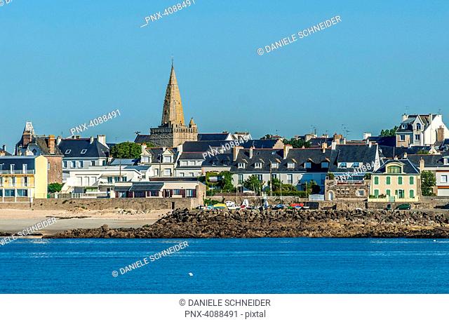 France, Brittany, Morbihan, Lorient agglomeration, Larmor-plage by the sea