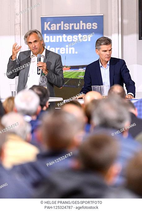 Presidential candidate Martin Mueller and KSC President Ingo Wellenreuther (from left) answer the questions of those present
