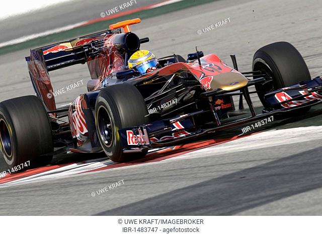 Motorsports, Sebastien Buemi, SUI, in the Toro Rosso STR4 race car, Formula 1 testing at the Circuit de Catalunya race track in Barcelona, Spain, Europe
