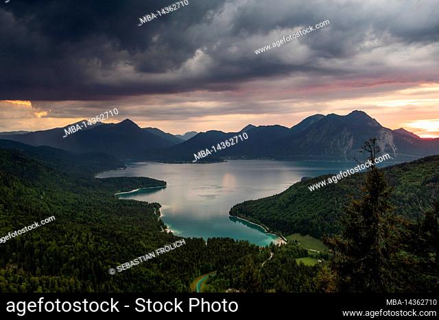 Evening mood over Walchensee, in the Bavarian foothills of the Alps. In the background Herzogstand, Heimgarten and Simetsberg