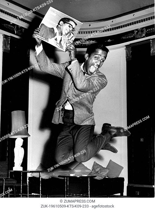 May 9, 1961 - London, England, U.K. - Singer SAMMY DAVIS JR. jumps for joy at the launching of his new recording deal with Reprise Records