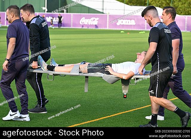 goalkeeper Aude Waldbillig (71) of Anderlecht pictured being carried away injured ahead of a female soccer game between RSC Anderlecht and Club Brugge YLA on...