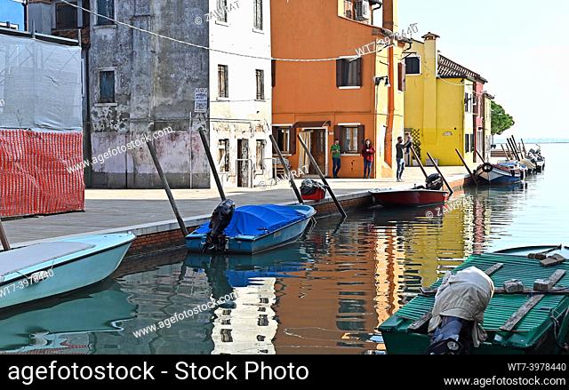 coloured boats, coloured homes, canal, sea, lagoon