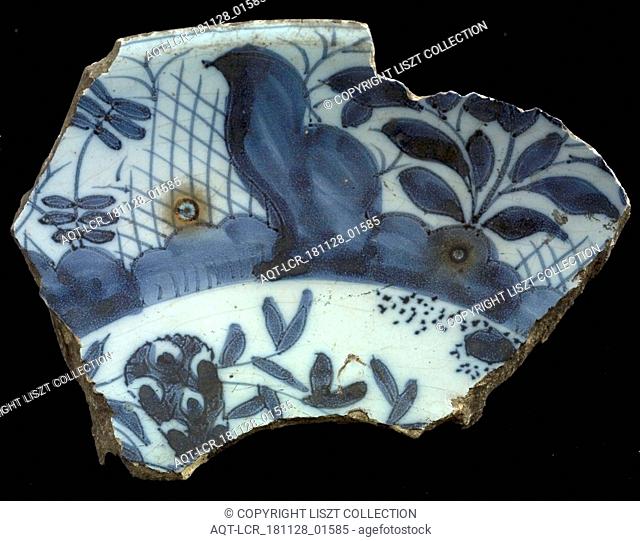 Fragment faience dish, blue on white, Chinese decor with Chinese border, dish plate crockery holder earth discovery ceramics earthenware glaze tin glaze