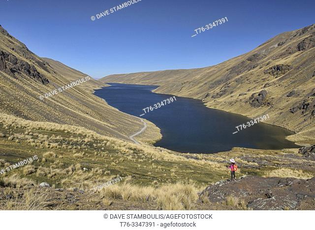 Trekking above Lake Khara Khota (Q'ara Quta) along the Cordillera Real Traverse, Bolivia