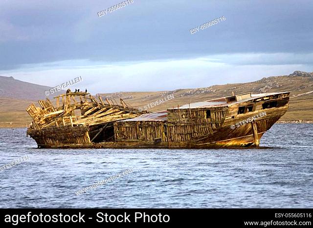 Shipwreck of the Jhelum in Stanley Harbor in the Falkland Islands (Islas Malvinas). The Jhelum was an East Indiaman, which was wrecked here in 1871