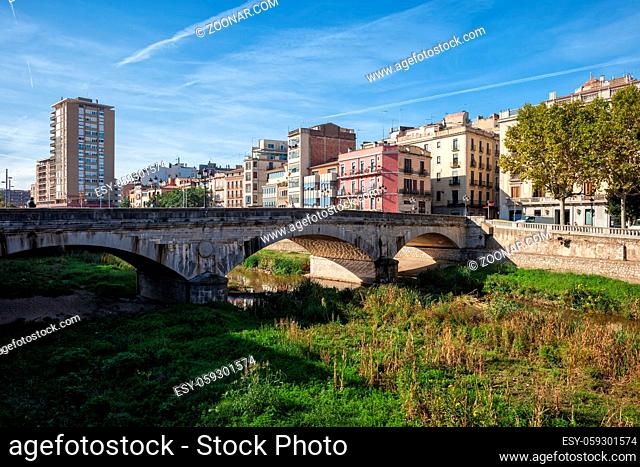 Pont de Pedra bridge on Onyar river in city of Girona in Catalonia, Spain